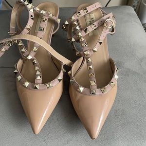 Kaitlyn pan rockstud pumps